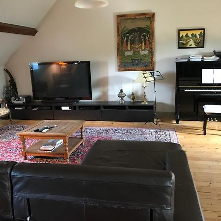 Bed and Breakfast Le Donjon D'Anthon Экстерьер фото
